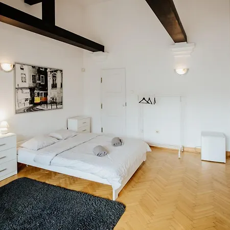 Homestay Wood Stara Ochota *
