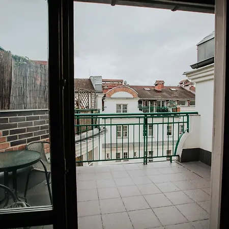Wood Stara Ochota Homestay Warsaw