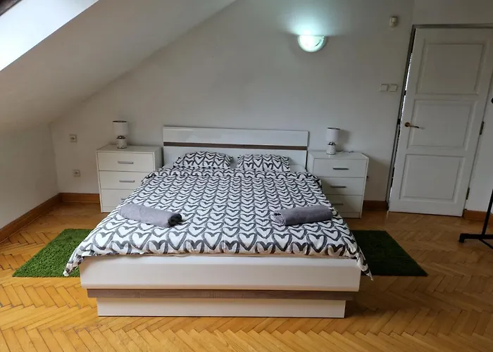 Homestay Wood Stara Ochota