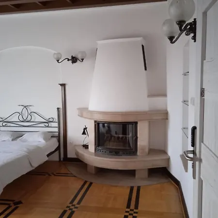 Wood Stara Ochota Проживание в семье *