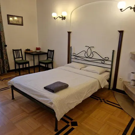 Wood Stara Ochota Проживание в семье