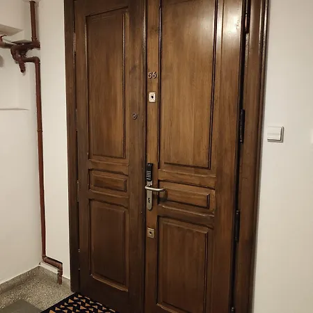 Wood Stara Ochota Проживание в семье