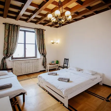 Wood Stara Ochota Проживание в семье *